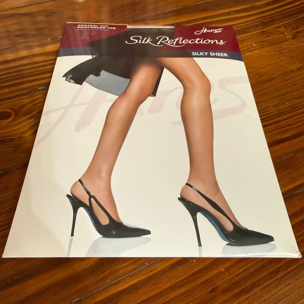 Hanes Silk Reflections Pantyhose EF Jet Black NEW Control Top Reinforced Toe 718